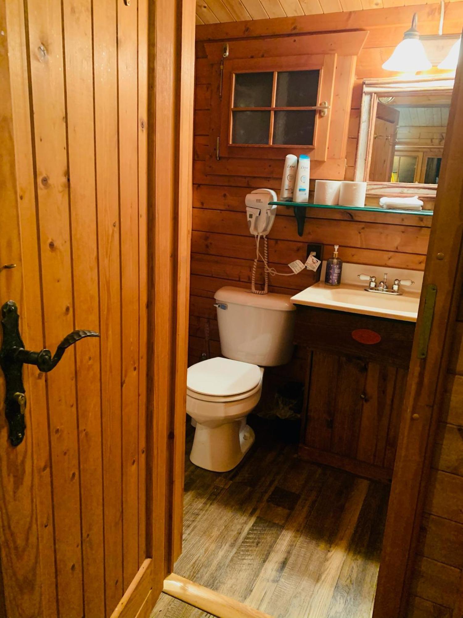 Fancy Fireflies Cabin Hayward Exterior foto